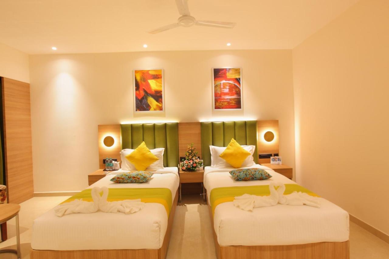 The Grand Ambassador Hotel Kottayam Exterior photo